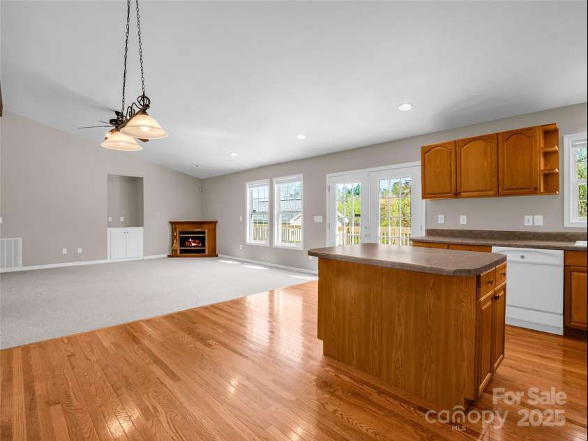 1242 Stanwood Lane, Hendersonville, NC 28739.  MLS# CAR4246022, YatesRealty ID 9870. 