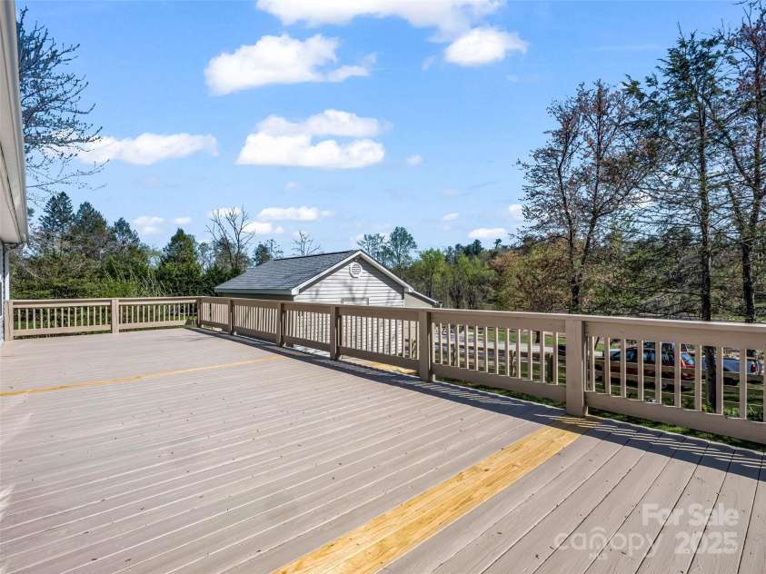 1242 Stanwood Lane, Hendersonville, NC 28739.  MLS# CAR4246022, YatesRealty ID 9870. 