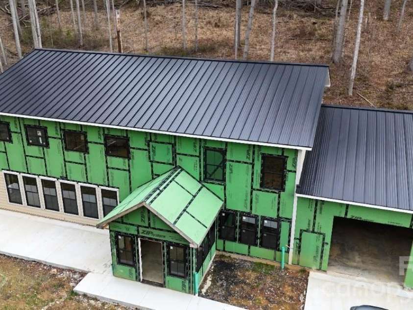 498 Coxes Creek Road, Burnsville, NC 28714.  MLS# CAR4383611, YatesRealty ID 9870. 