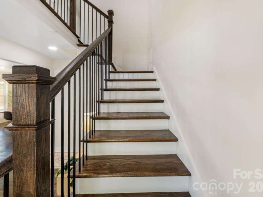 131 Woodrow Avenue, Asheville, NC 28801.  MLS# CAR4374888, YatesRealty ID 9871. 
