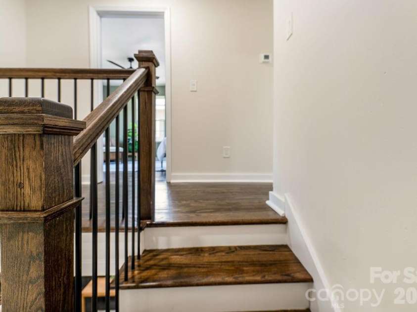 131 Woodrow Avenue, Asheville, NC 28801.  MLS# CAR4374888, YatesRealty ID 9871. 