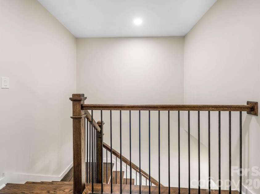 131 Woodrow Avenue, Asheville, NC 28801.  MLS# CAR4374888, YatesRealty ID 9871. 