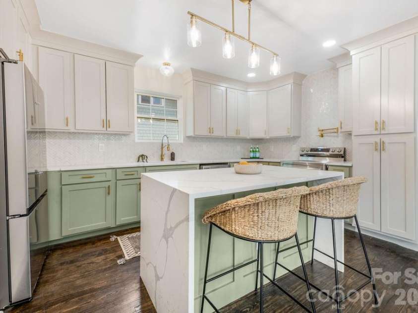 131 Woodrow Avenue, Asheville, NC 28801.  MLS# CAR4374888, YatesRealty ID 9871. 