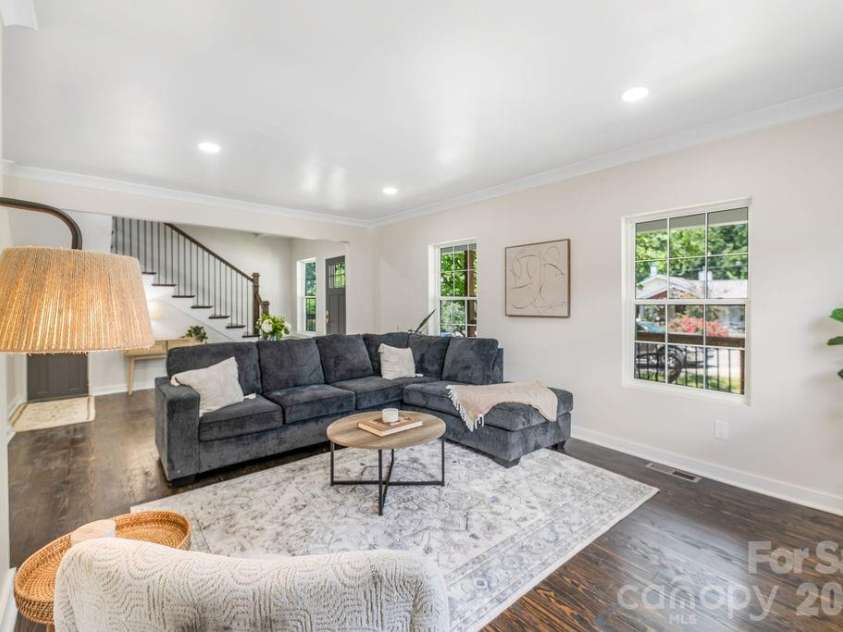 131 Woodrow Avenue, Asheville, NC 28801.  MLS# CAR4374888, YatesRealty ID 9871. 