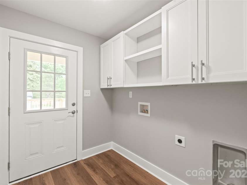 320 Evans Street, Concord, NC 28027.  MLS# CAR4249613, YatesRealty ID 9873. 