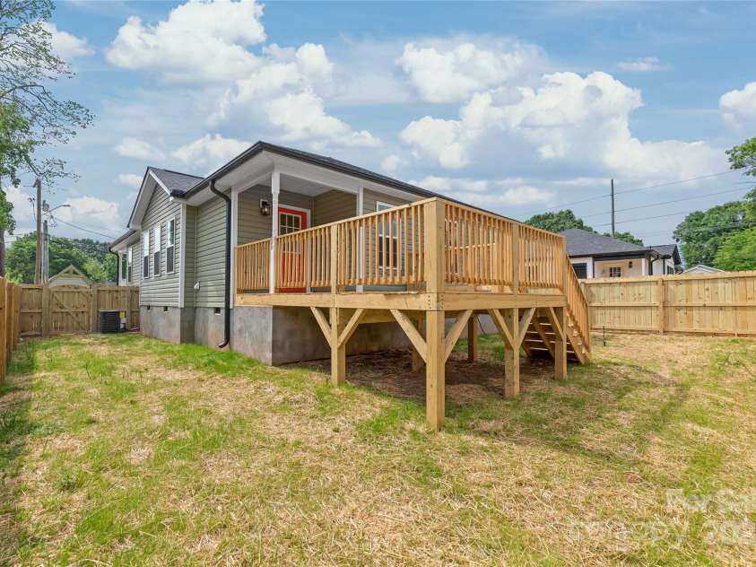 320 Evans Street, Concord, NC 28027.  MLS# CAR4249613, YatesRealty ID 9873. 