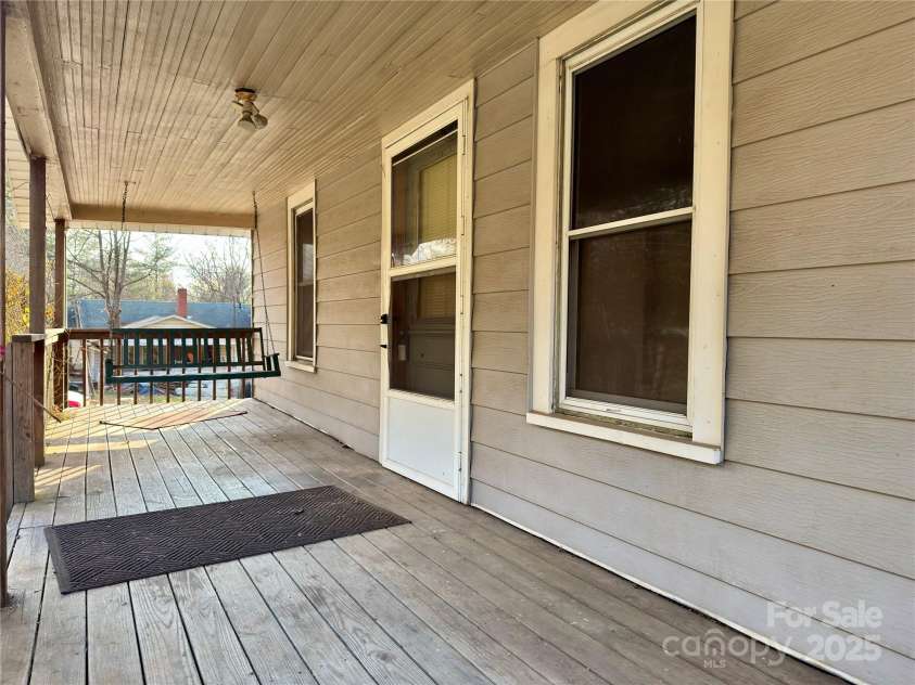 658 Emma Road, Asheville, NC 28806.  MLS# CAR4318606, YatesRealty ID 9873. 