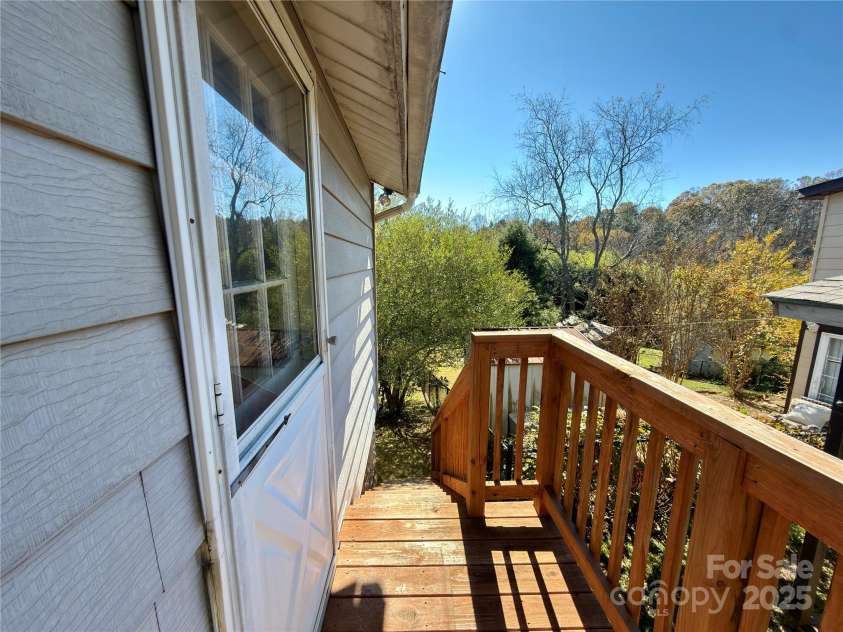 658 Emma Road, Asheville, NC 28806.  MLS# CAR4318606, YatesRealty ID 9873. 
