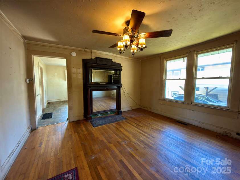 658 Emma Road, Asheville, NC 28806.  MLS# CAR4318606, YatesRealty ID 9873. 
