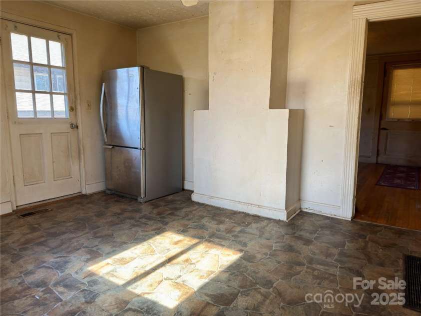 658 Emma Road, Asheville, NC 28806.  MLS# CAR4318606, YatesRealty ID 9873. 