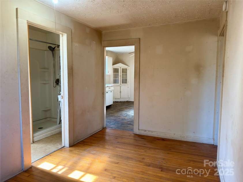 658 Emma Road, Asheville, NC 28806.  MLS# CAR4318606, YatesRealty ID 9873. 