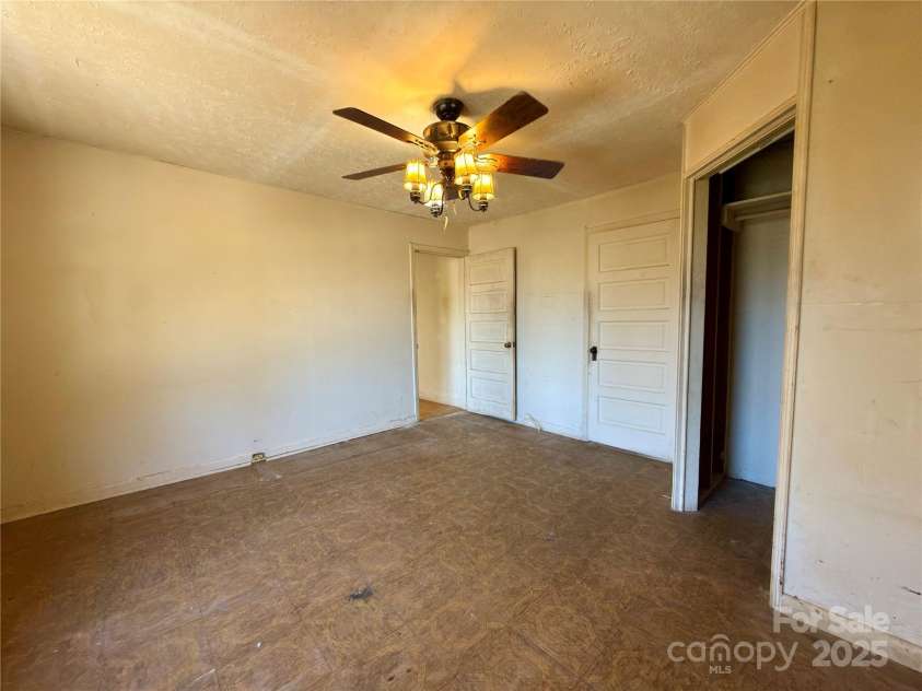 658 Emma Road, Asheville, NC 28806.  MLS# CAR4318606, YatesRealty ID 9873. 