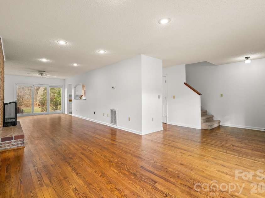 103 Pebble Creek Drive, Asheville, NC 28803.  MLS# CAR4328597, YatesRealty ID 9874. 