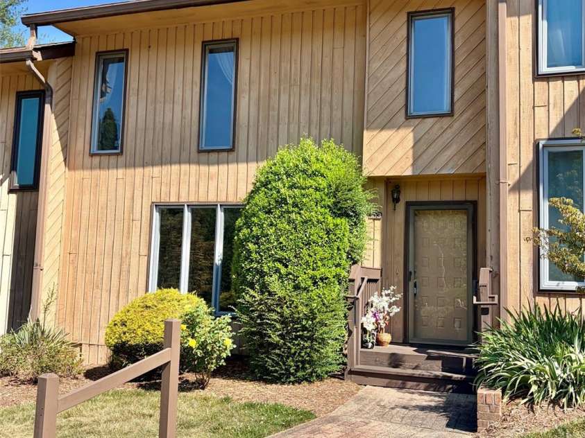103 Pebble Creek Drive, Asheville, NC 28803.  MLS# CAR4328597, YatesRealty ID 9874. 
