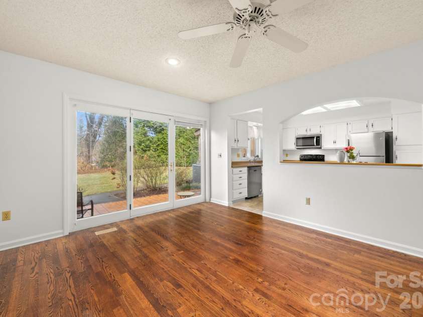 103 Pebble Creek Drive, Asheville, NC 28803.  MLS# CAR4328597, YatesRealty ID 9874. Dining room