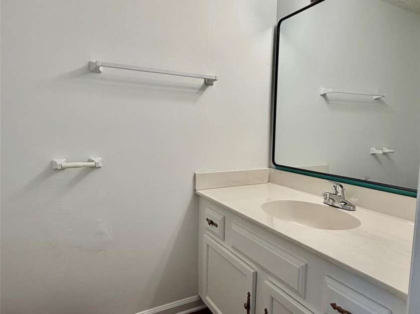 103 Pebble Creek Drive, Asheville, NC 28803.  MLS# CAR4328597, YatesRealty ID 9874. Main level 1/2 bath