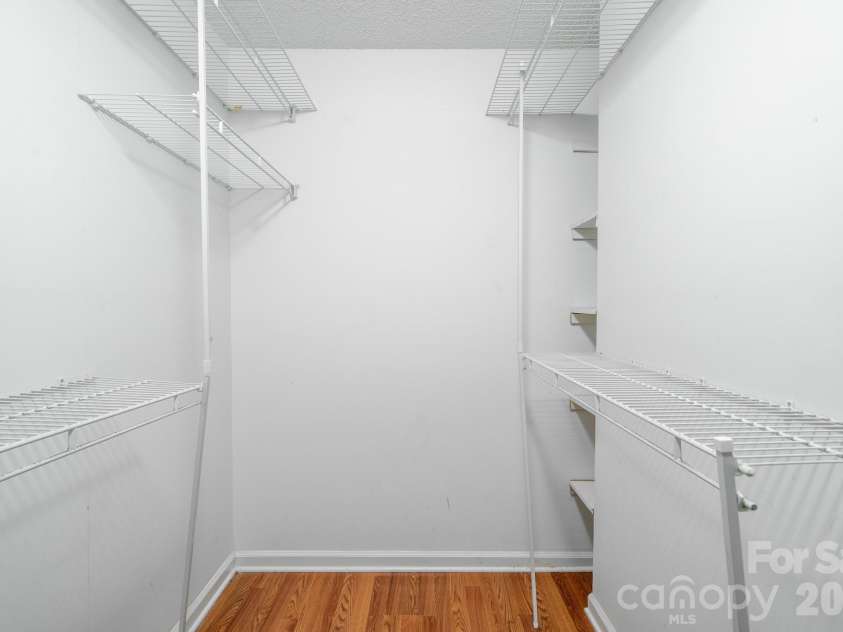 103 Pebble Creek Drive, Asheville, NC 28803.  MLS# CAR4328597, YatesRealty ID 9874. Walk in closet