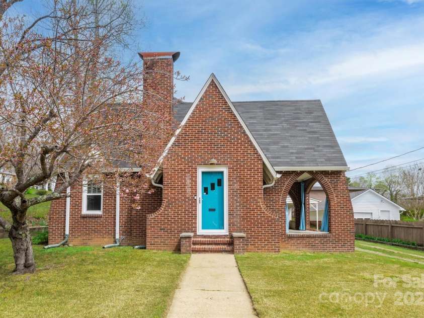 110 Todd Street, Lenoir, NC 28645.  MLS# CAR4225623, YatesRealty ID 9874. 