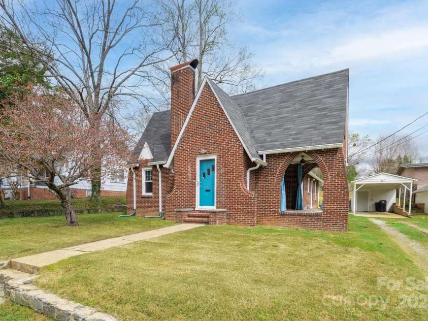 110 Todd Street, Lenoir, NC 28645.  MLS# CAR4225623, YatesRealty ID 9874. 