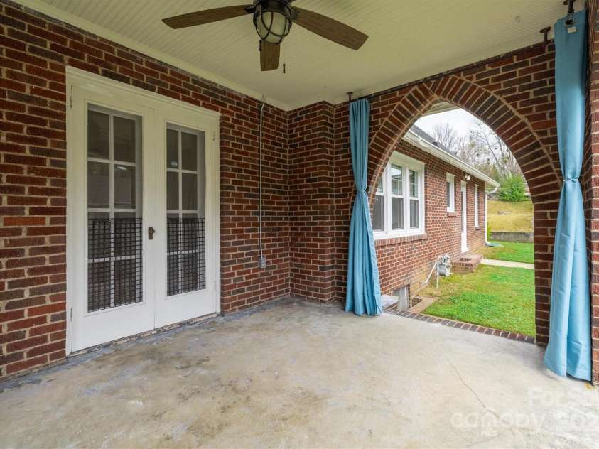 110 Todd Street, Lenoir, NC 28645.  MLS# CAR4225623, YatesRealty ID 9874. 