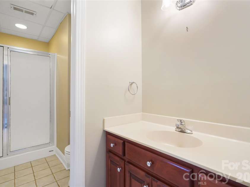 2812 Woodwind Court, Kannapolis, NC 28081.  MLS# CAR4341177, YatesRealty ID 9875. Basement Full Bath