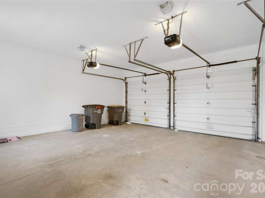 2812 Woodwind Court, Kannapolis, NC 28081.  MLS# CAR4341177, YatesRealty ID 9875. Garage