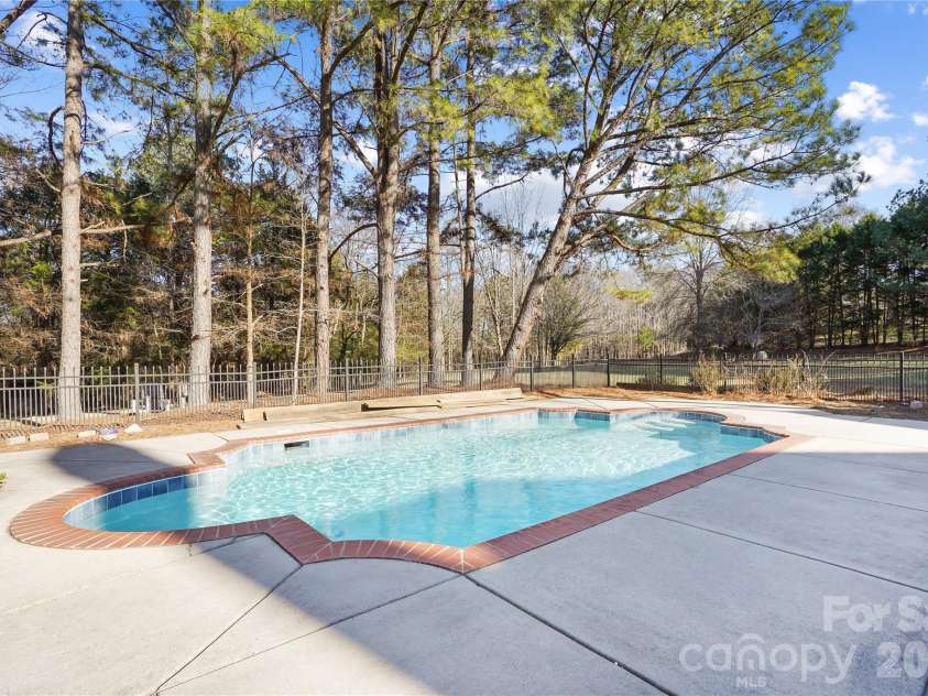 2812 Woodwind Court, Kannapolis, NC 28081.  MLS# CAR4341177, YatesRealty ID 9875. In Ground Pool