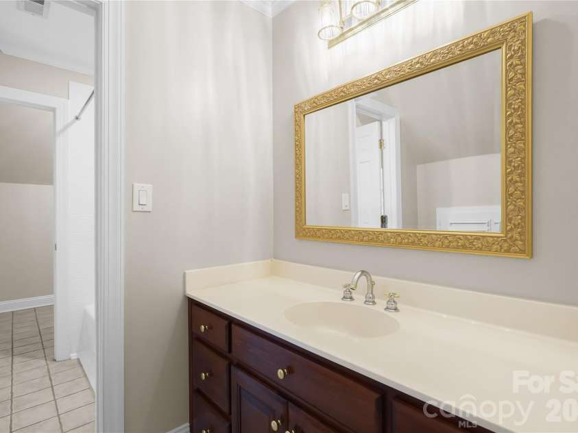 2812 Woodwind Court, Kannapolis, NC 28081.  MLS# CAR4341177, YatesRealty ID 9875. Jack and Jill Bath