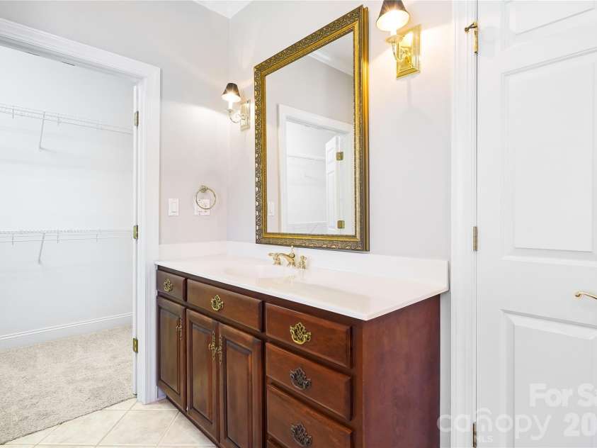 2812 Woodwind Court, Kannapolis, NC 28081.  MLS# CAR4341177, YatesRealty ID 9875. Primary Bath