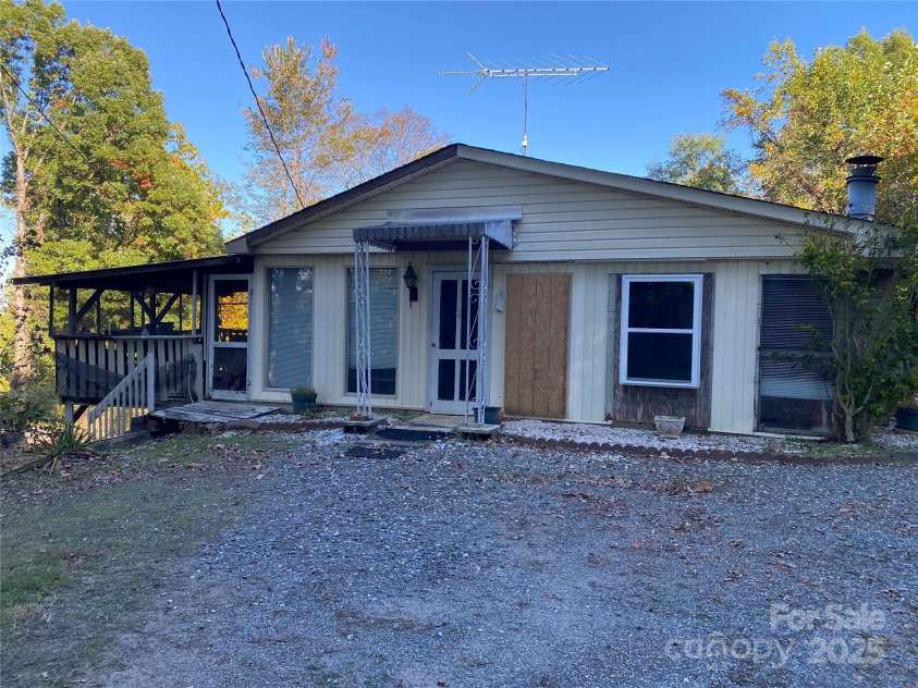 3642 Barus Pond Loop, Valdese, NC 28690.  MLS# CAR4193849, YatesRealty ID 9876. 