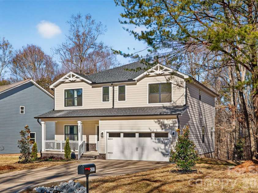 4207 Eagle Chase Drive, Charlotte, NC 28216.  MLS# CAR4344104, YatesRealty ID 9877. 