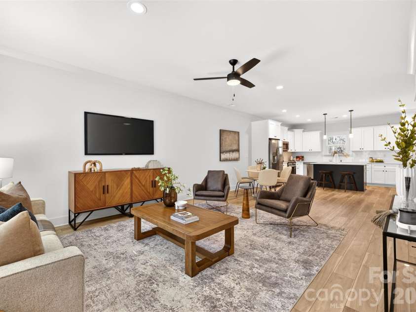 4207 Eagle Chase Drive, Charlotte, NC 28216.  MLS# CAR4344104, YatesRealty ID 9877. 