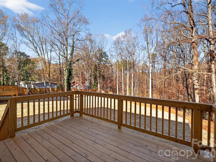 4207 Eagle Chase Drive, Charlotte, NC 28216.  MLS# CAR4344104, YatesRealty ID 9877. 