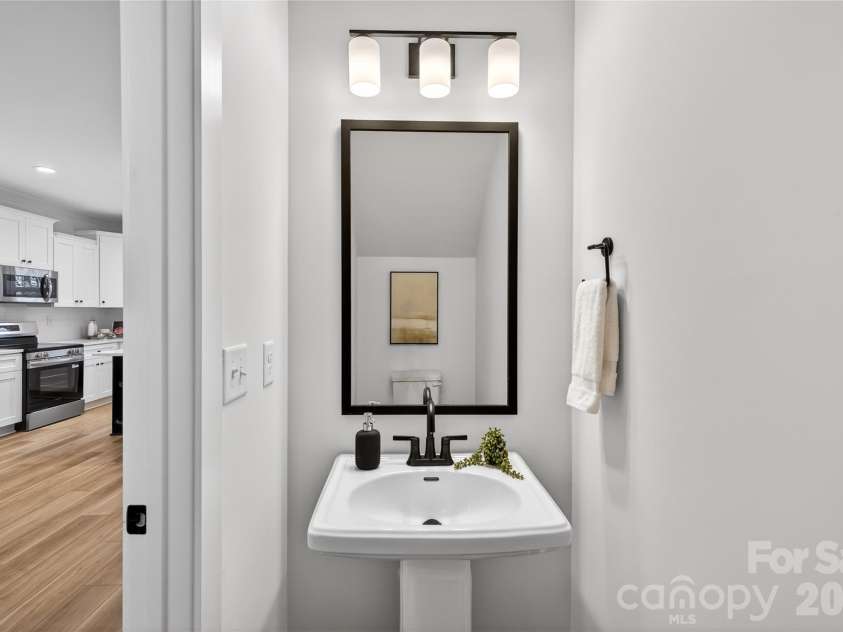 4207 Eagle Chase Drive, Charlotte, NC 28216.  MLS# CAR4344104, YatesRealty ID 9877. 