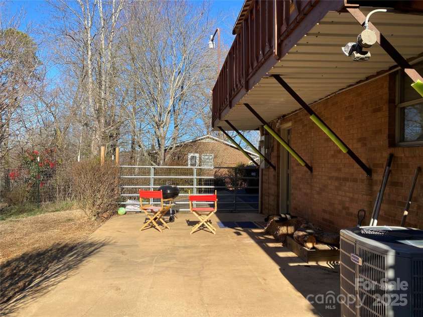 3262 Wilson Heights Drive, Hildebran, NC 28637.  MLS# CAR4211722, YatesRealty ID 9878. 