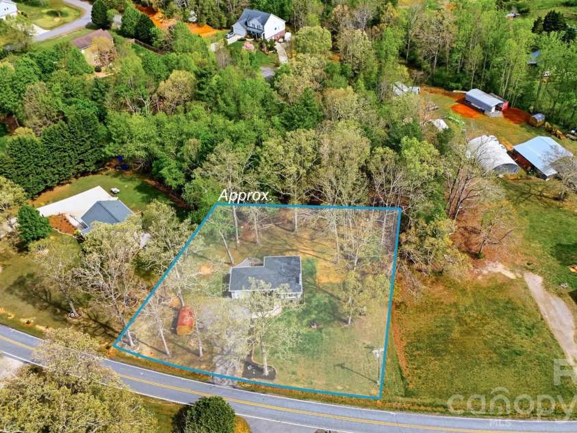 458 Legion Road, Lenoir, NC 28645.  MLS# CAR4365865, YatesRealty ID 9878. 