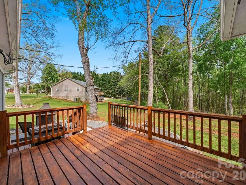 458 Legion Road, Lenoir, NC 28645.  MLS# CAR4365865, YatesRealty ID 9878. 