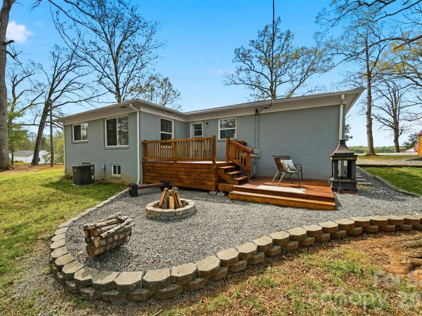 458 Legion Road, Lenoir, NC 28645.  MLS# CAR4365865, YatesRealty ID 9878. 