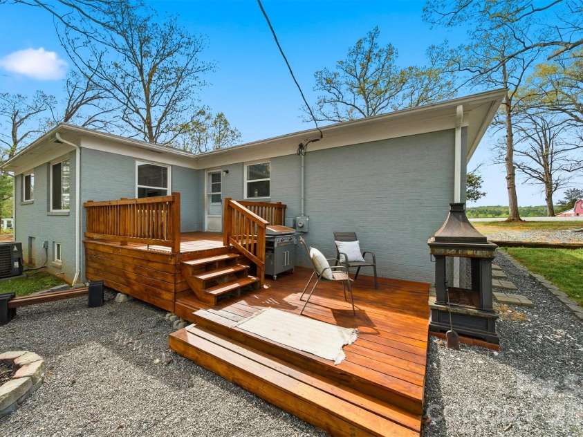 458 Legion Road, Lenoir, NC 28645.  MLS# CAR4365865, YatesRealty ID 9878. 