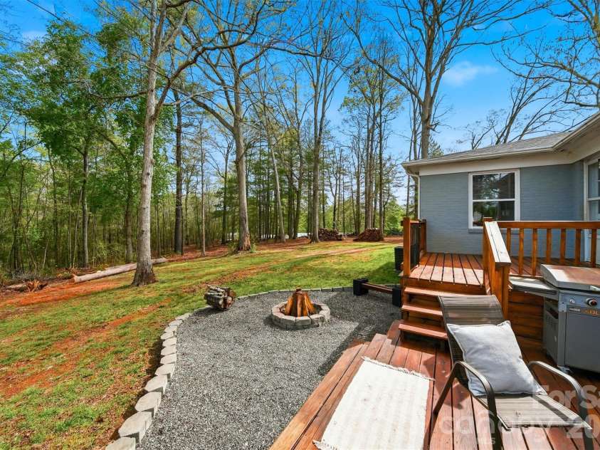 458 Legion Road, Lenoir, NC 28645.  MLS# CAR4365865, YatesRealty ID 9878. 