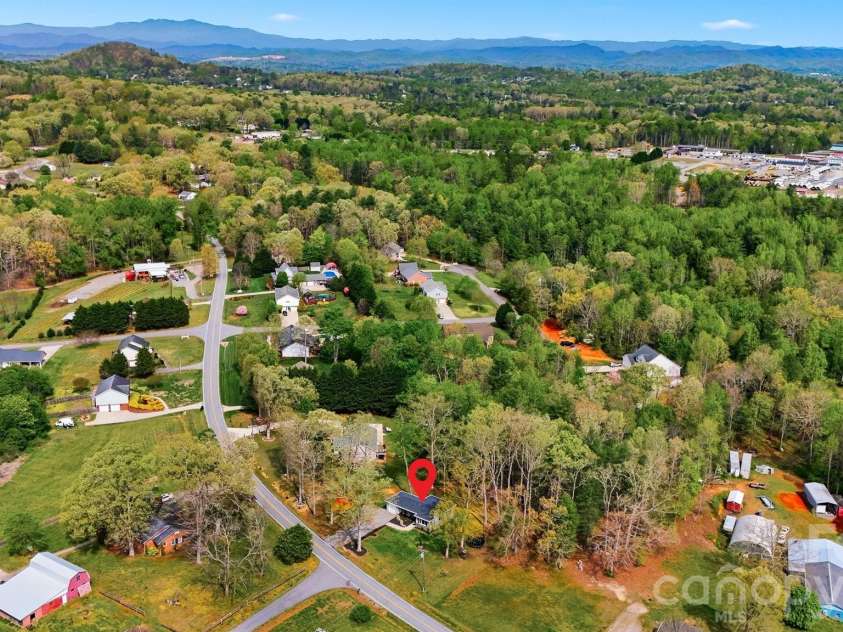 458 Legion Road, Lenoir, NC 28645.  MLS# CAR4365865, YatesRealty ID 9878. 