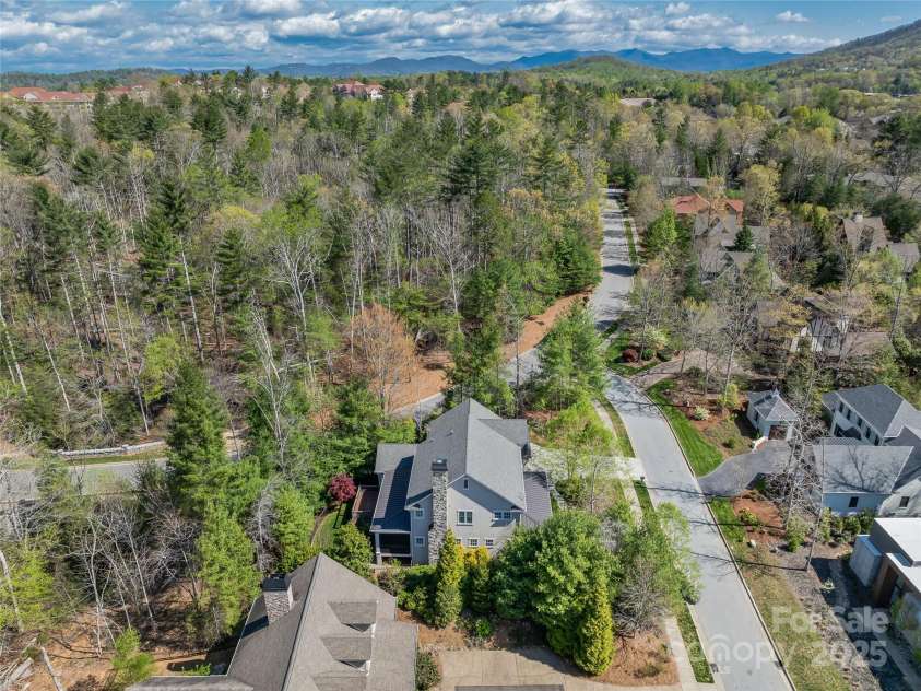 5 Cleftridge Court, Asheville, NC 28803.  MLS# CAR4244446, YatesRealty ID 9879. 