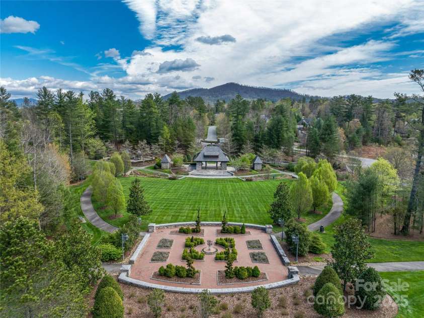 5 Cleftridge Court, Asheville, NC 28803.  MLS# CAR4244446, YatesRealty ID 9879. Longmeadow Park