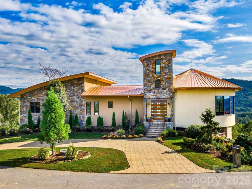 95 Horizon Hill Road, Asheville, NC 28804.  MLS# CAR4319881, YatesRealty ID 988. 