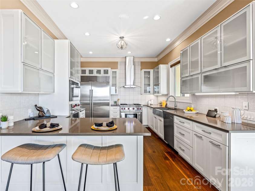 95 Horizon Hill Road, Asheville, NC 28804.  MLS# CAR4319881, YatesRealty ID 988. 