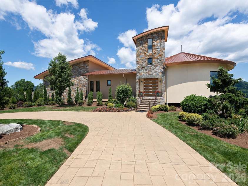 95 Horizon Hill Road, Asheville, NC 28804.  MLS# CAR4392432, YatesRealty ID 988. 