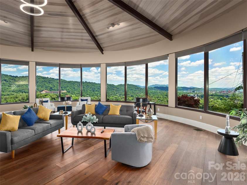 95 Horizon Hill Road, Asheville, NC 28804.  MLS# CAR4392432, YatesRealty ID 988. 