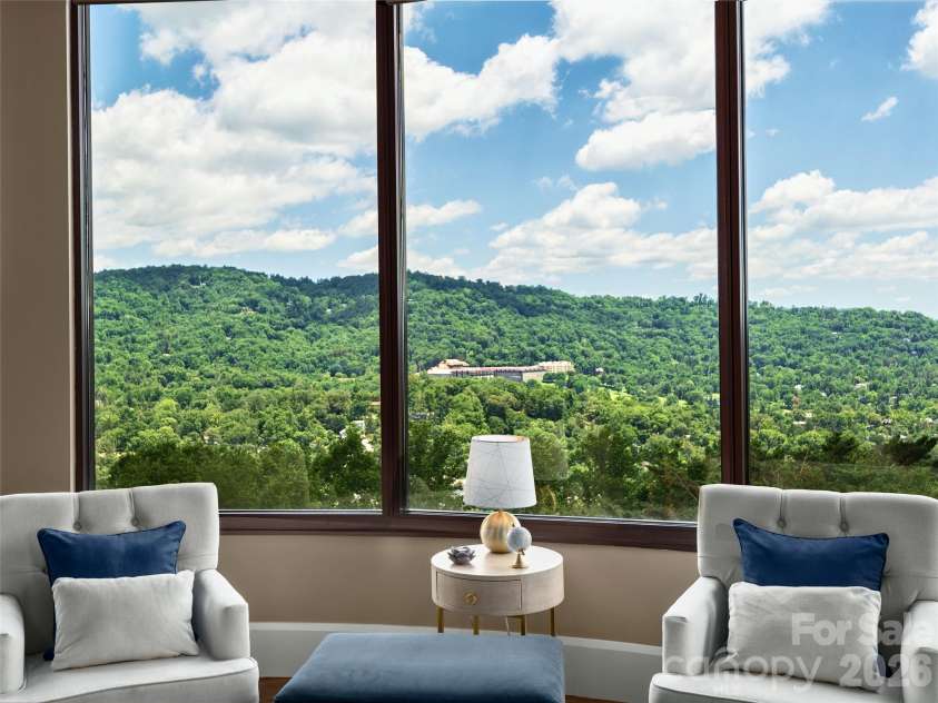 95 Horizon Hill Road, Asheville, NC 28804.  MLS# CAR4392432, YatesRealty ID 988. 