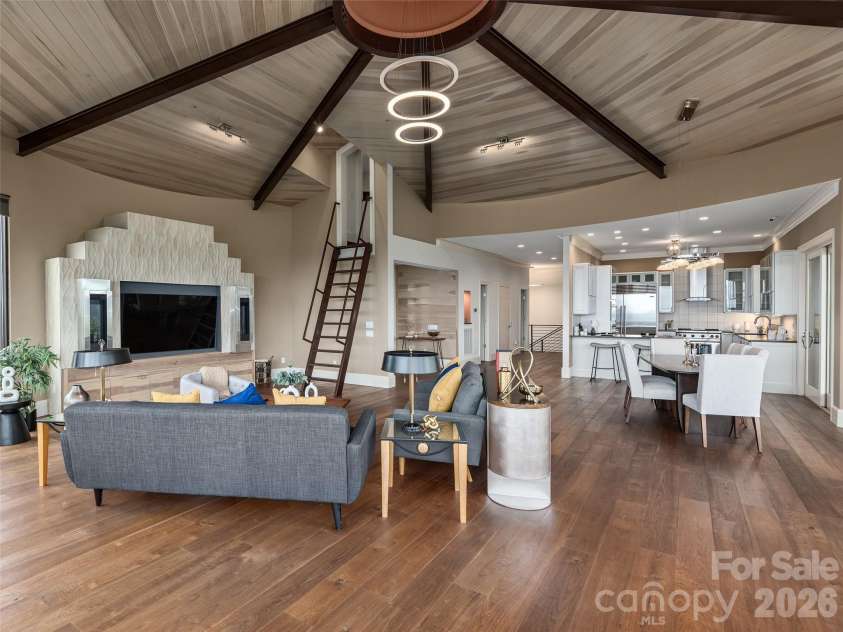 95 Horizon Hill Road, Asheville, NC 28804.  MLS# CAR4392432, YatesRealty ID 988. 