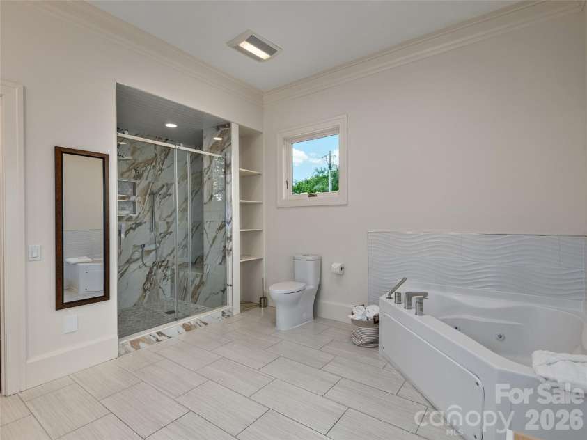 95 Horizon Hill Road, Asheville, NC 28804.  MLS# CAR4392432, YatesRealty ID 988. 